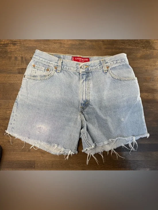 Levi’s 550 Cutoff Denim Shorts Light Wash Frayed Hem Relaxed Fit 12M (W34–35) - Picture 2 of 10